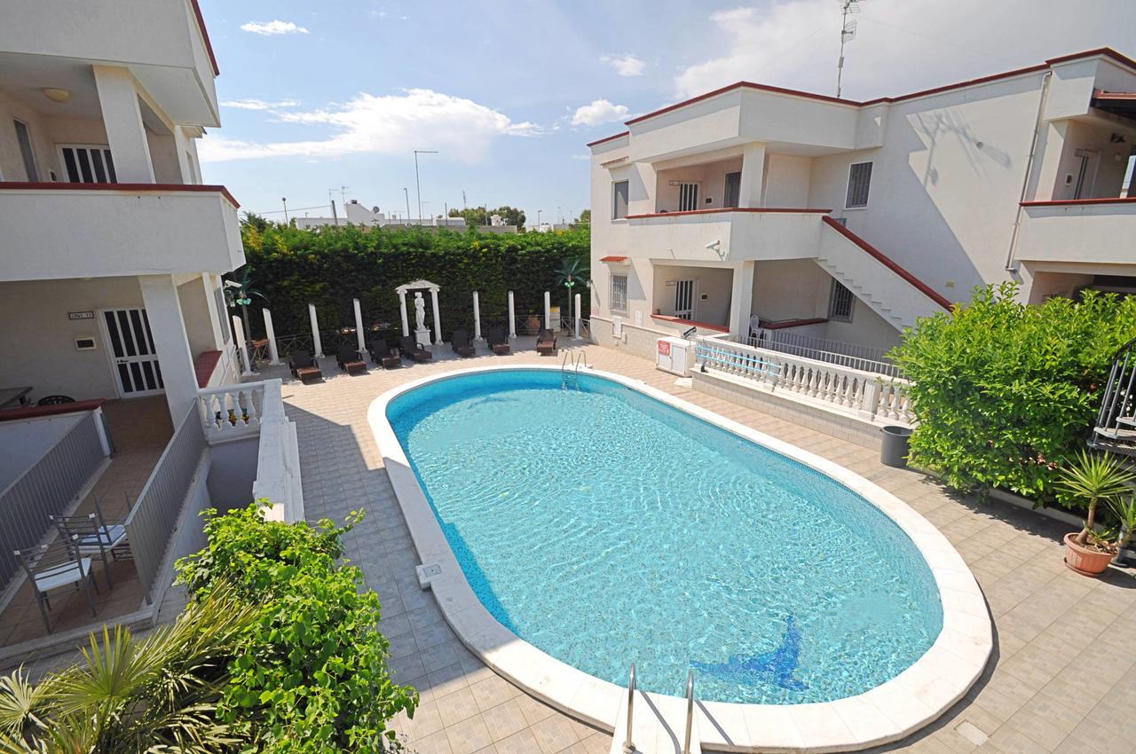 Residence Mezzaluna 卡洛维诺 外观 照片